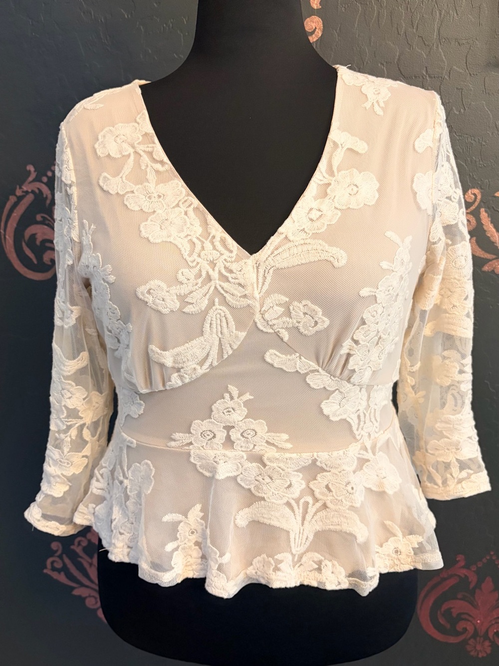 ANDREA FENZI Cream Lace Peplum V-Neck Top